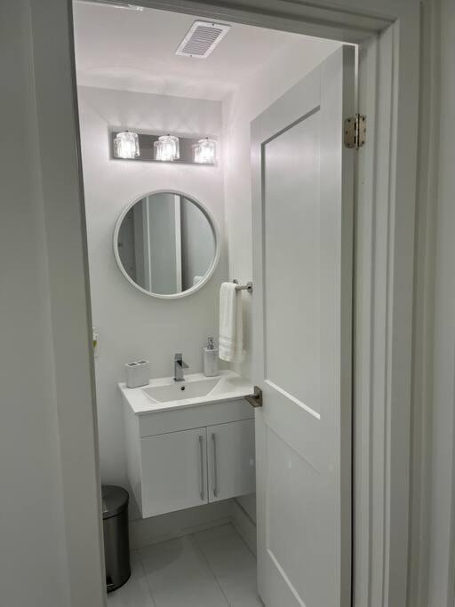 Lovely One Bedroom Condo With Free Parking Niagara Falls Luaran gambar