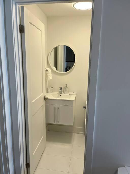 Lovely One Bedroom Condo With Free Parking Niagara Falls Luaran gambar